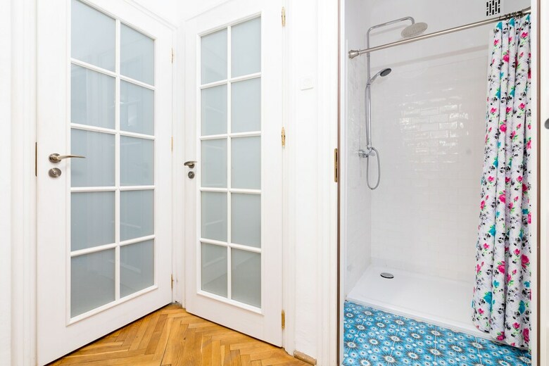Royal Route Apartment For 10 People