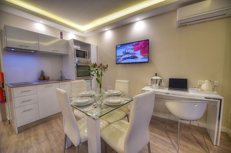 Hotel Onyx Suites & Apartments