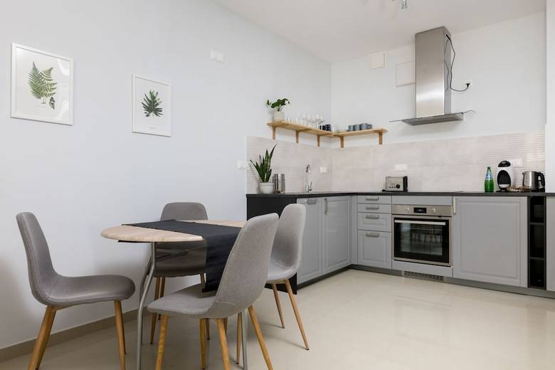 Metro Mlociny Apartment