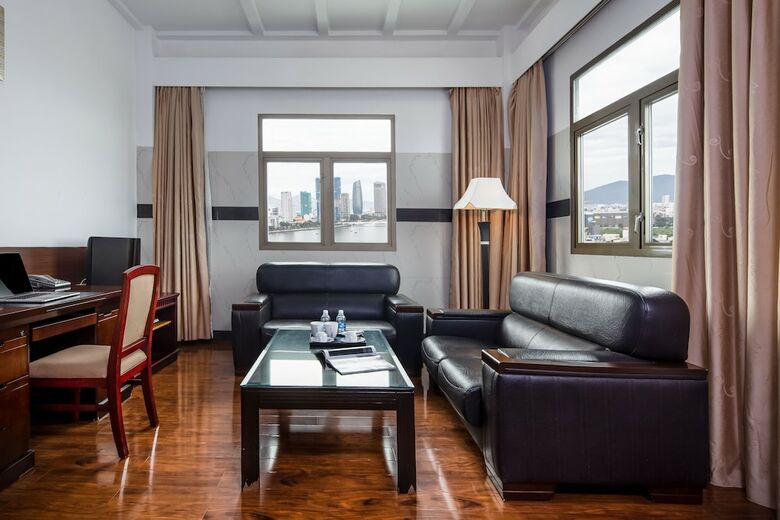 Da Nang Riverside Hotel