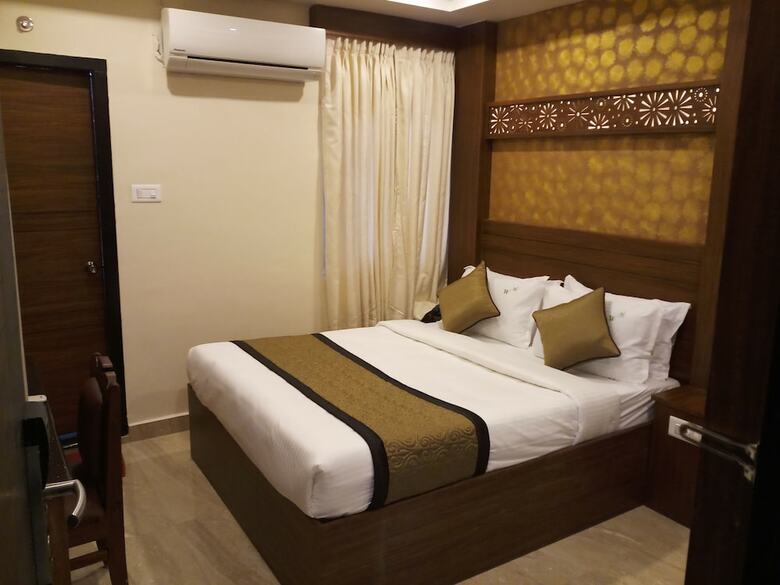 Hotel  White  Boutique