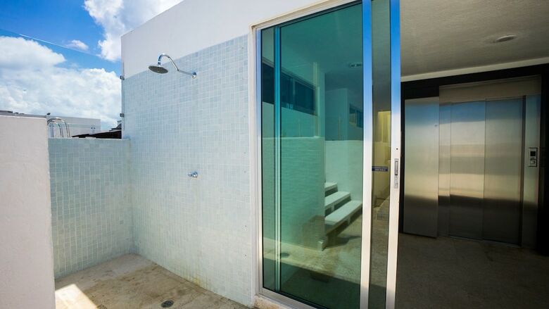 Apartamentos La Vista Condo Beachside