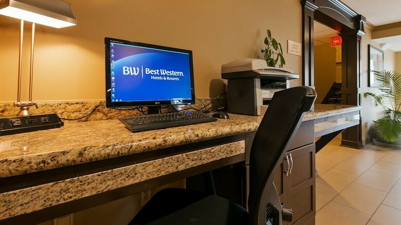 Best Western Maple Ridge Hotel