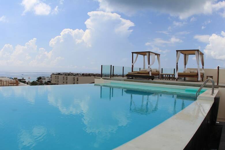 Apartamentos Las Brisas Condominios