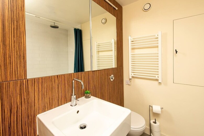 Apartamentos Convenient 1br Flat Near City Centre