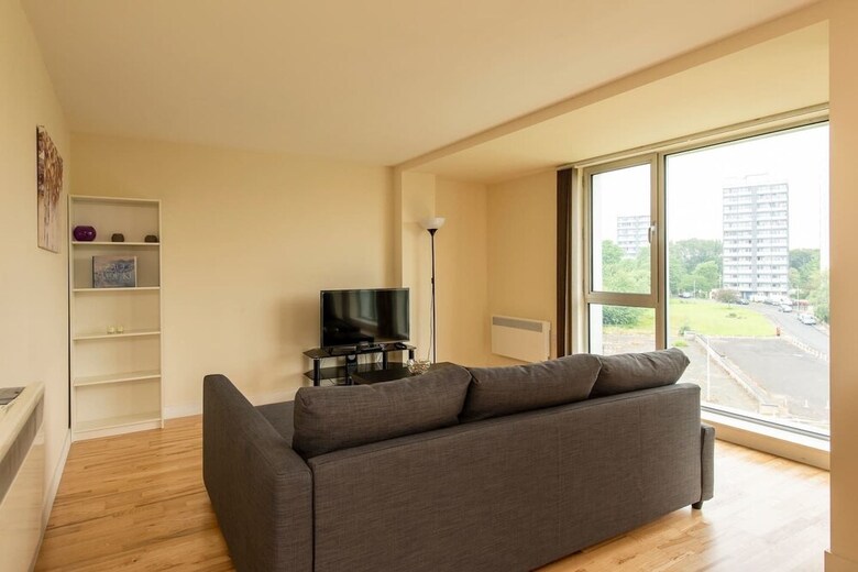 Apartamentos Convenient 1br Flat Near City Centre