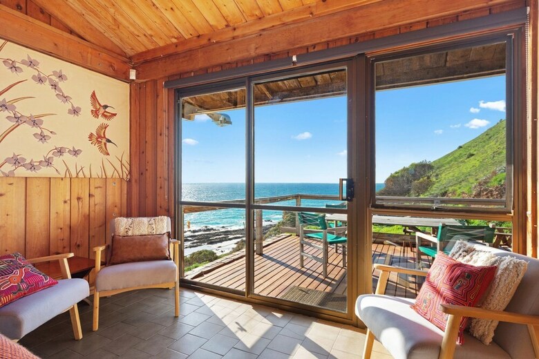 Cliffs End Beach Shack - 105 Gold Coast Drive, Carrickalinga