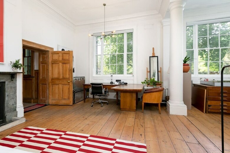 Fantastically Unique House For 3 With Large Garden