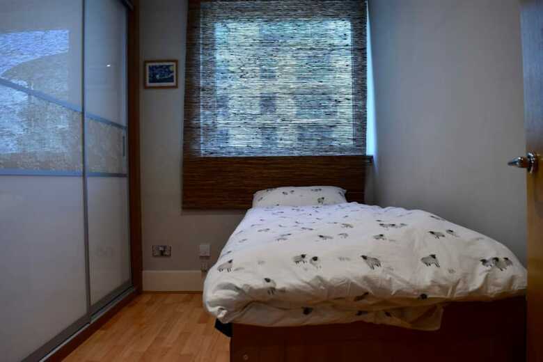 Modern 2 Bedroom Apartment With Stunning Views