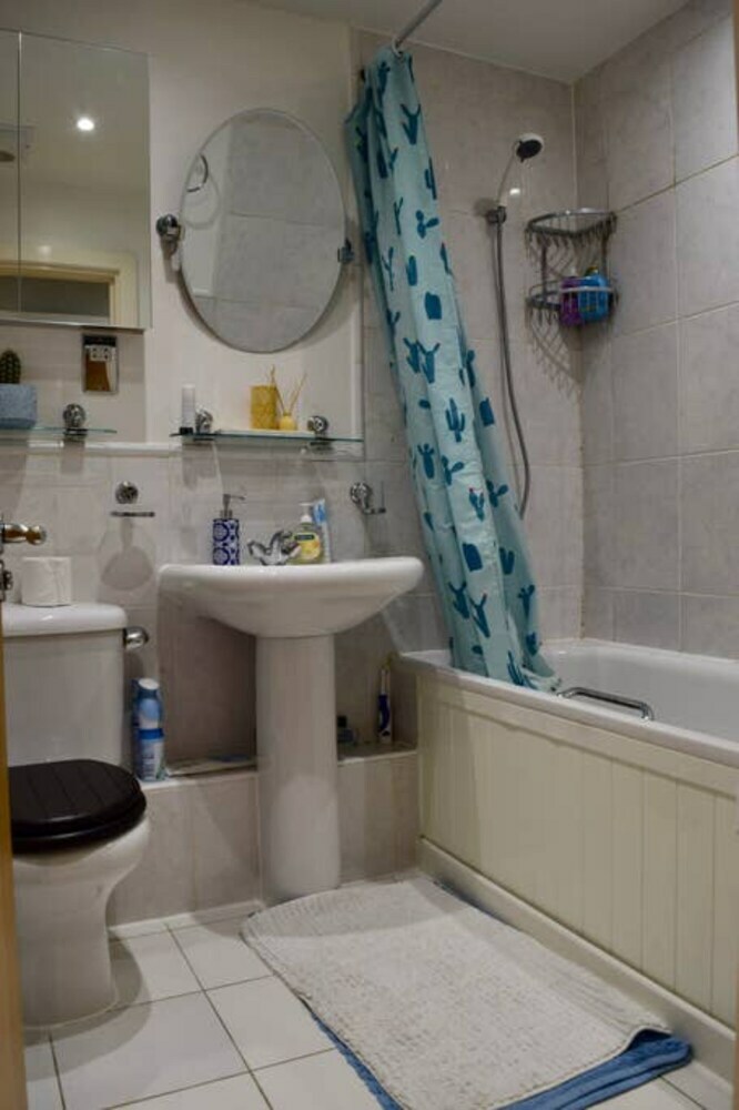 Modern 2 Bedroom Apartment With Stunning Views