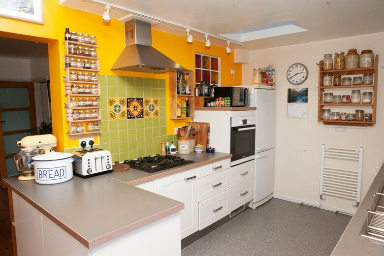Spacious 2 Bedroom House With Country Feel
