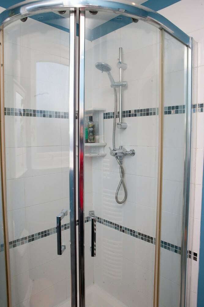 Spacious 2 Bedroom House With Country Feel