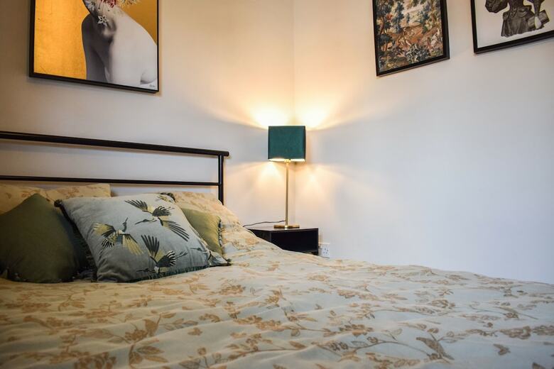 Charming 3 Bedroom Apartment From Cutty Sark