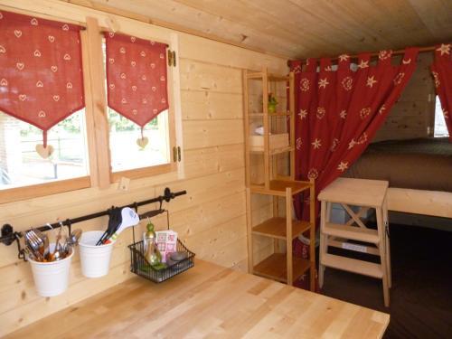 Camping Des Rochers Des Parcs
