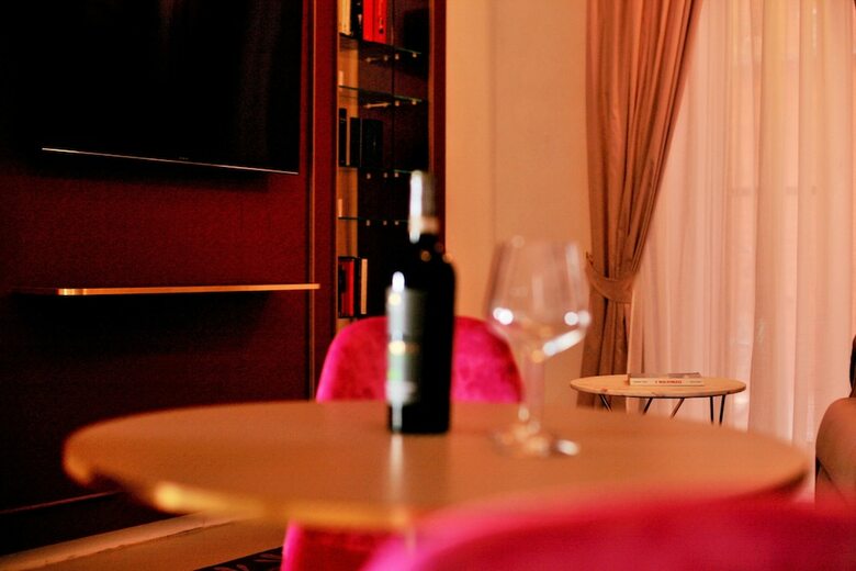 Scene Suites Apartments