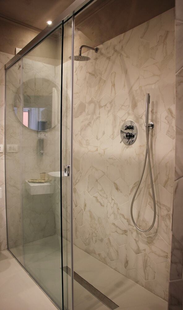 Scene Suites Apartments