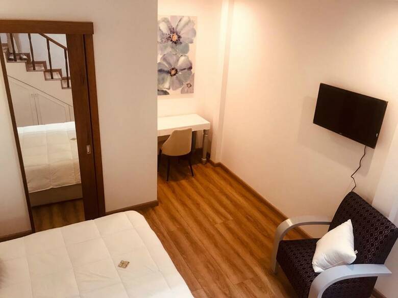 Adamas House Hotel