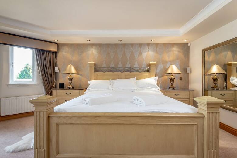 Apartamentos Luxury 6-bed House With Pool