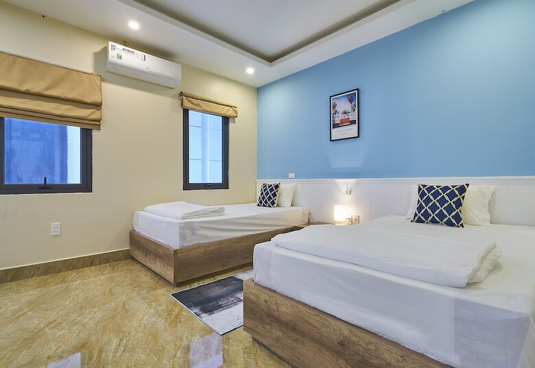 Hotel La Lumiere Harbor House