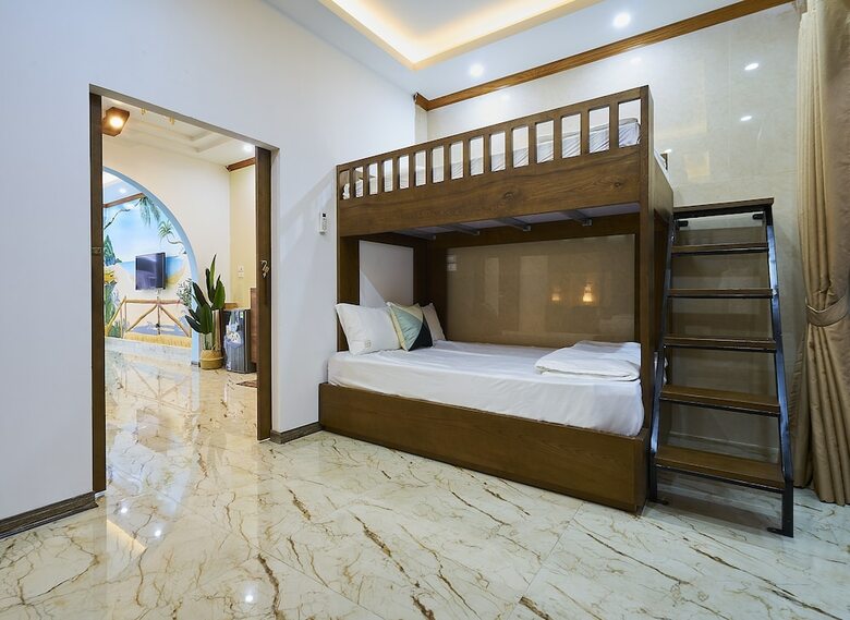 Hotel La Lumiere Harbor House