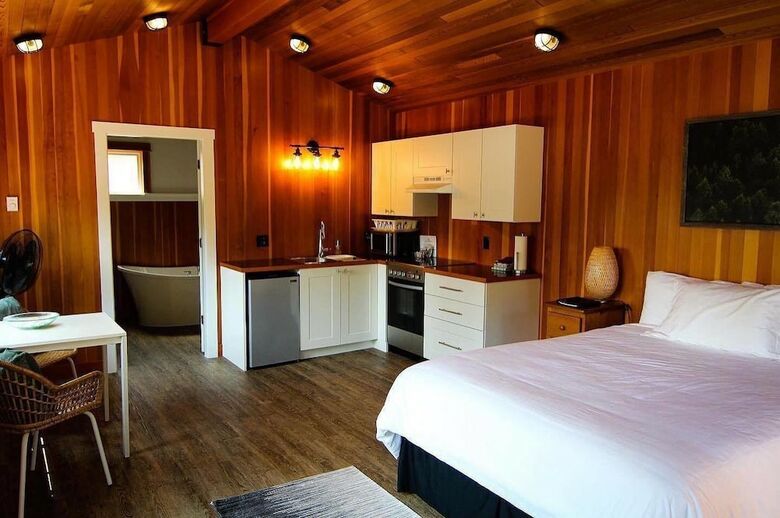 Hotel Gowlland Harbour Resort