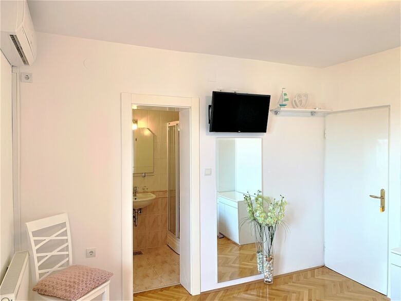 Hotel Apartments Milak