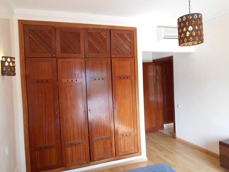 Lovely Two Bedroom Apartment Ref T24302