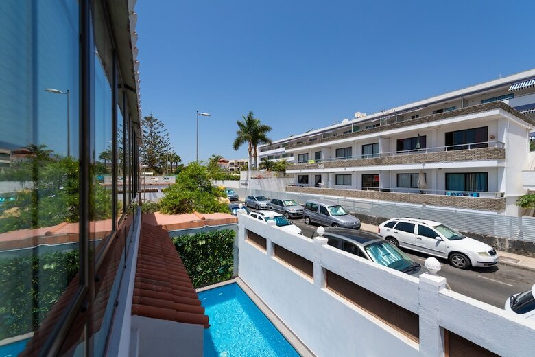 Great House With Pool Close To Beach