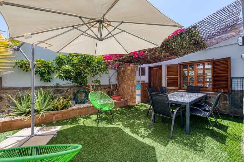 Great House With Pool Close To Beach