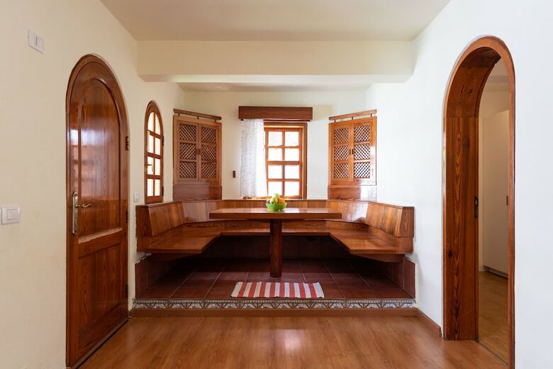 Great House With Pool Close To Beach