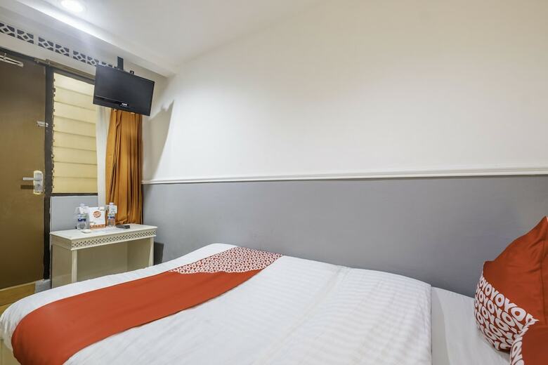 Hostal Oyo 1444 Hotel Patradisa