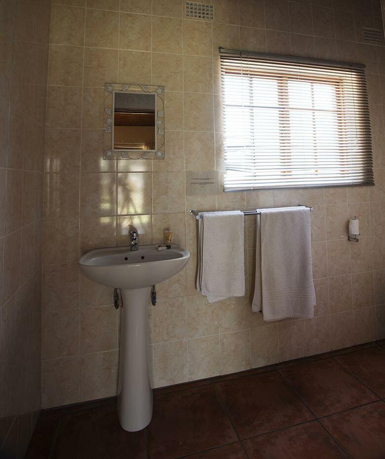 Hotel Sunbird Lodge - Guest House