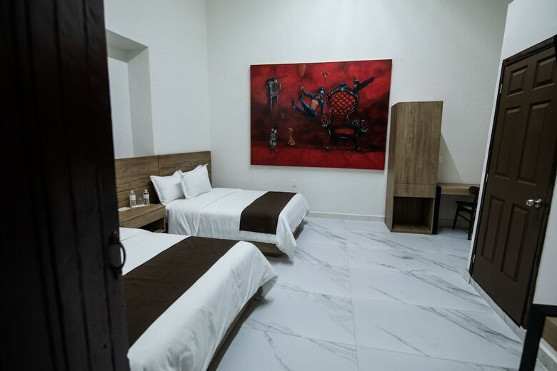 Hotel Via Real