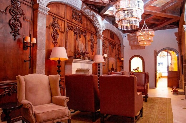 The Essentia Hotel - Sma