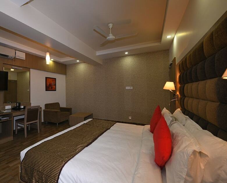 Hotel Nanda Comfort Inn