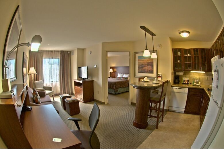 Hotel Staybridge Suites East Stroudsburg - Poconos