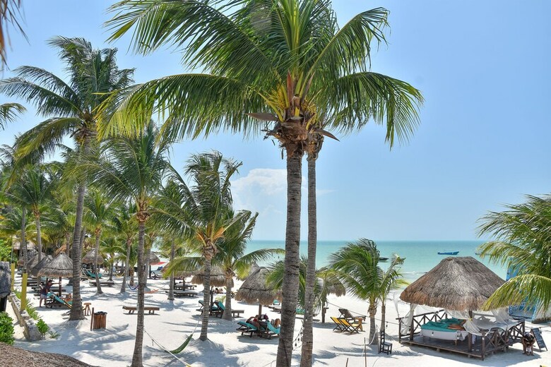 Amait� Beach Hotel