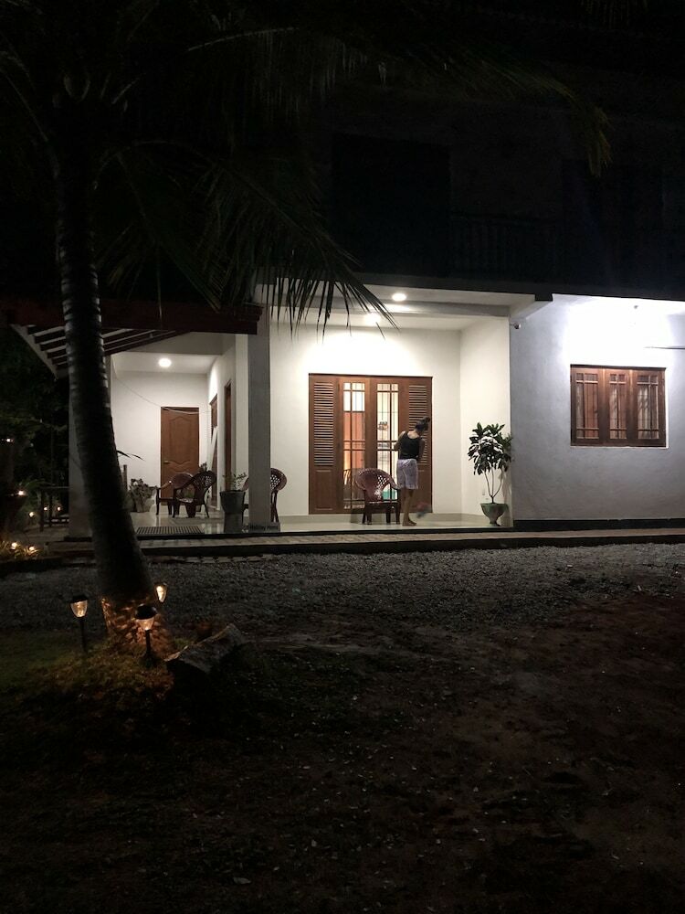 Hotel White House Holiday Home