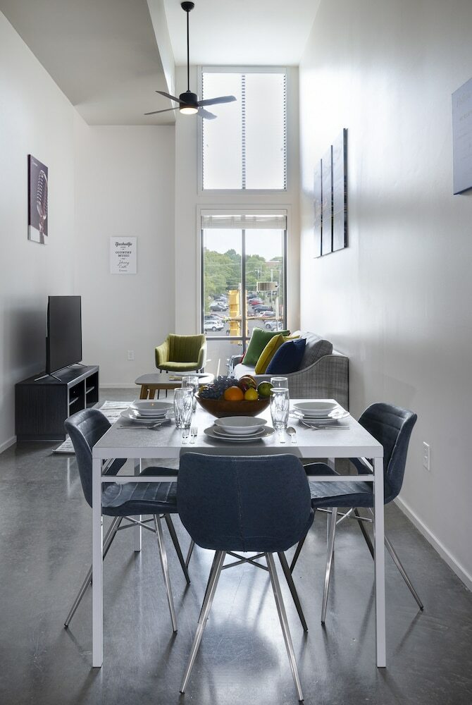 Acklen Luxury Condos By Hosteeva