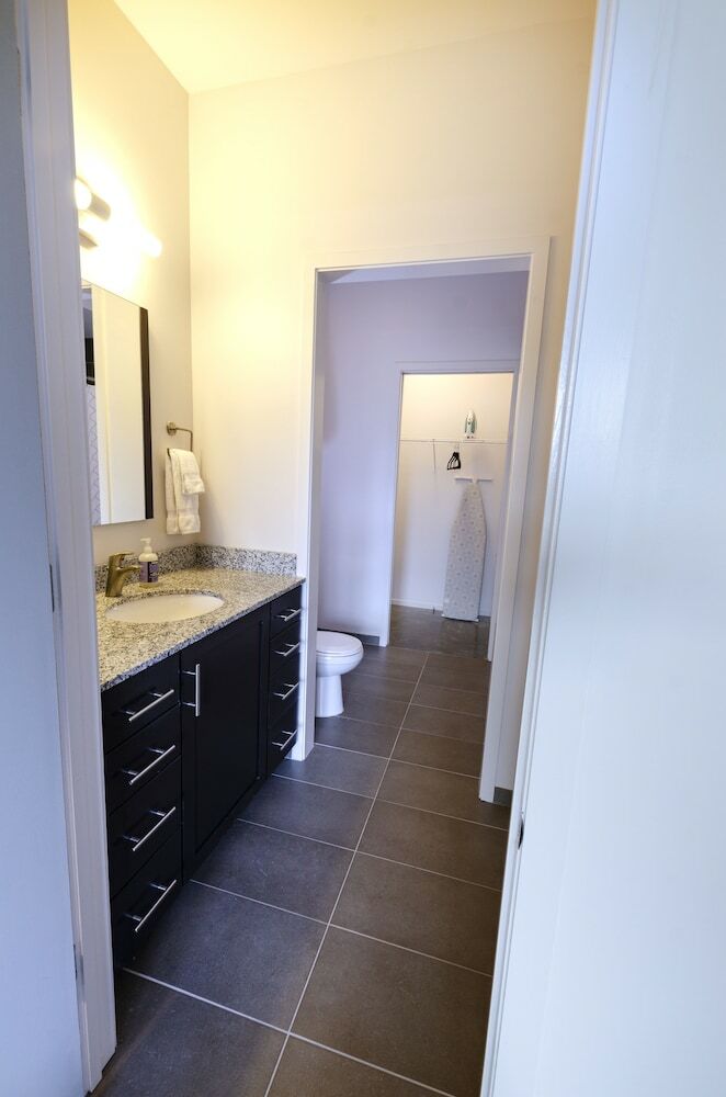 Acklen Luxury Condos By Hosteeva