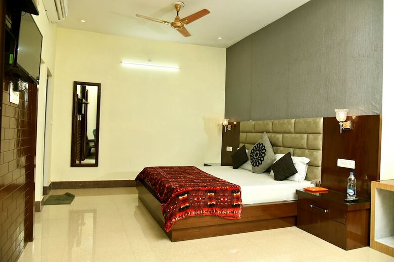 Hotel Ganga Basin