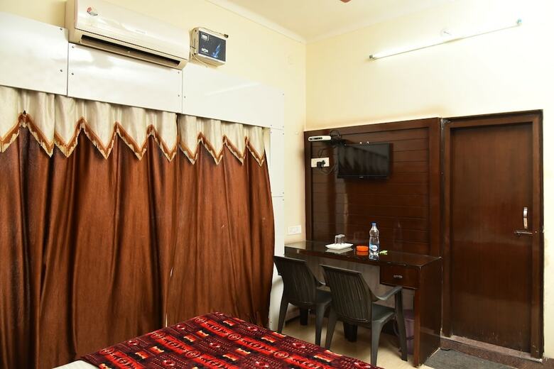 Hotel Ganga Basin