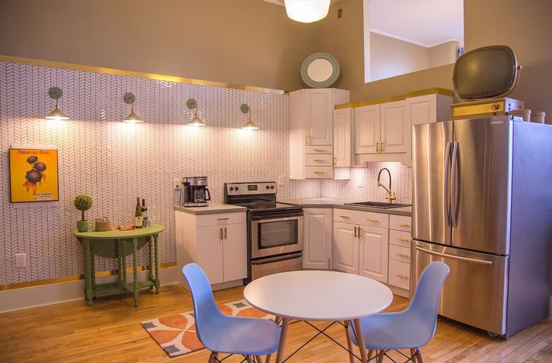 Hotel School 31 Lofts At Colors Studios