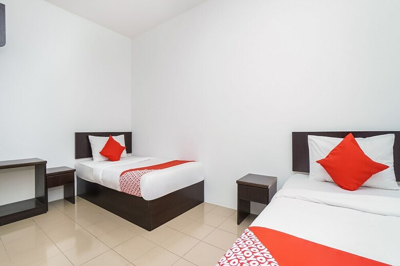 Oyo 89330 Hotel Star Inn