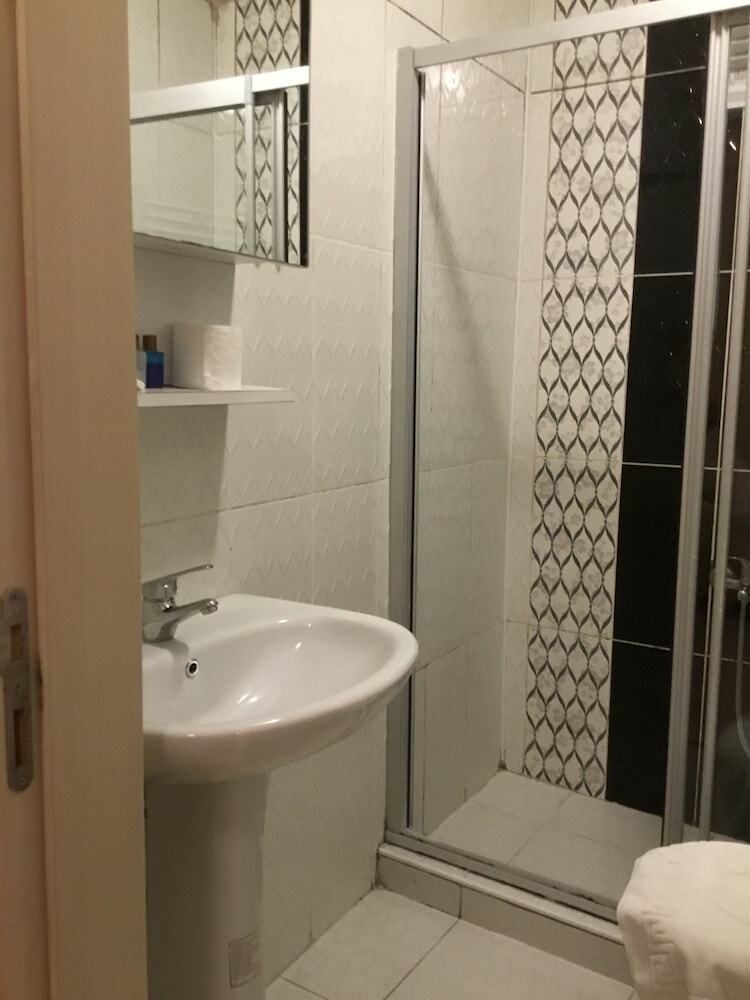 Berce Apartment & Suites