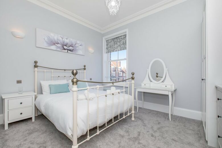 Marina Vista - Luxury Seafront Apartments