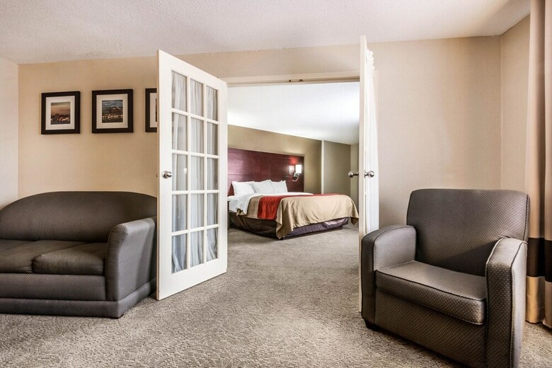 Hotel Comfort Inn And Suites