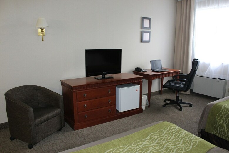 Hotel Comfort Inn And Suites