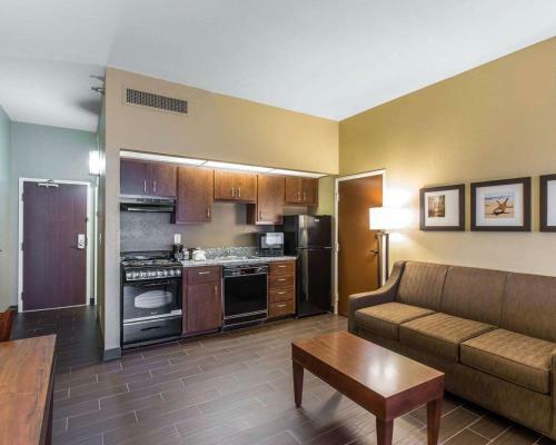 Hotel Comfort Inn & Executive Suites Naples