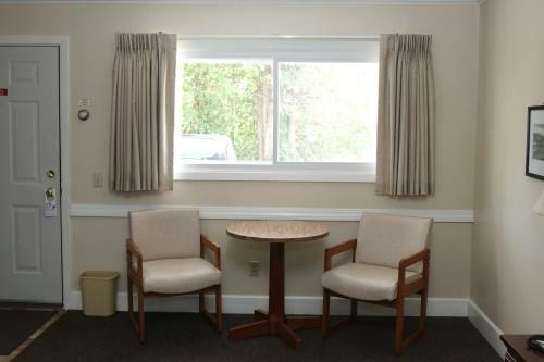 Bucksport Motor Inn